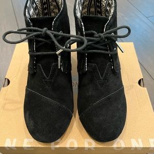 Tom’s Desert Wedge Black Suede Sz 8.5